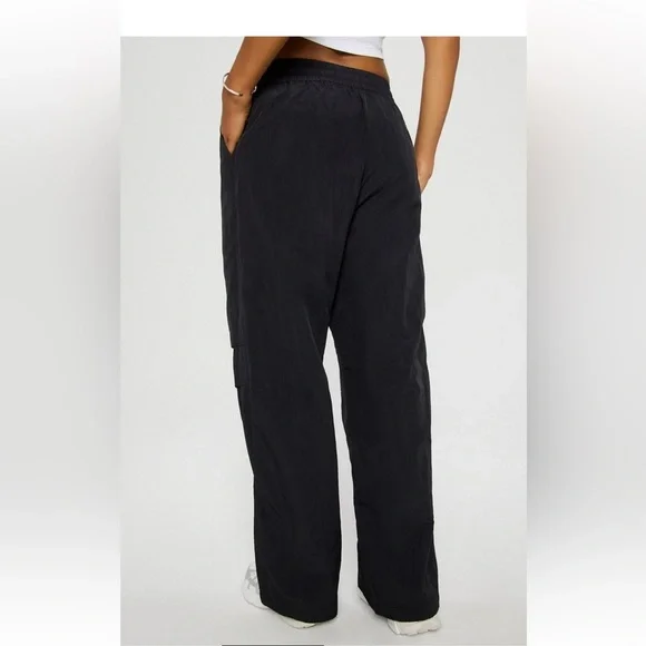 Fabletics Woven Crinkle Pant sz L NEW! - Picture 2 of 12